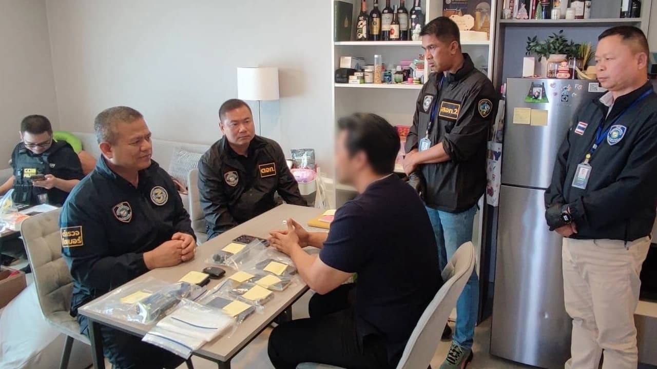 "ตำรวจไซเบอร์" รวบ "เลขานายก อบจ.ปากน้ำ" เอี่ยวขบวนการหลอกลงทุนออนไลน์