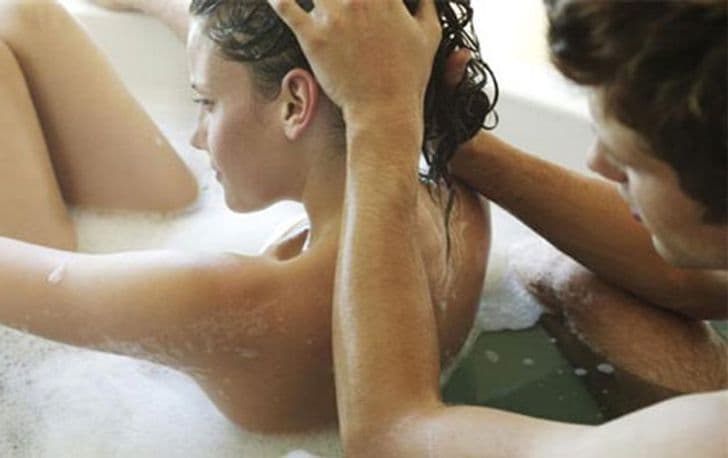 ทำไมคู่รัก "ไม่ควร" อาบน้ำด้วยกัน? เปิด 3 เหตุผลหลัก ที่คนมีประสบการณ์เท่านั้นถึงจะเข้าใจ!!