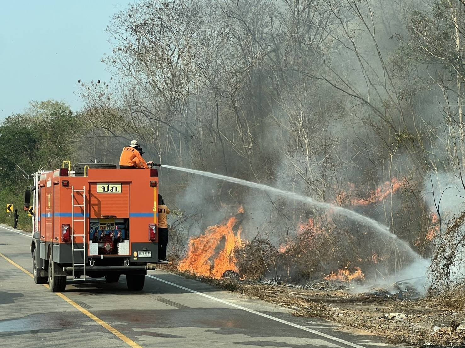 ปภ.เปิดรบสงครามไฟป่าภาคเหนือ ยิงเฮลิคอปเตอร์บินทิ้งน้ำแล้ว 66 เที่ยวบิน